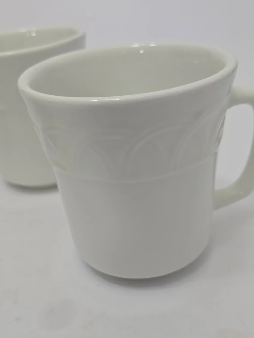 Vintage Pier 1 Set Of 3 Basket Relief Cups Mugs Made In Italy White Ceramic